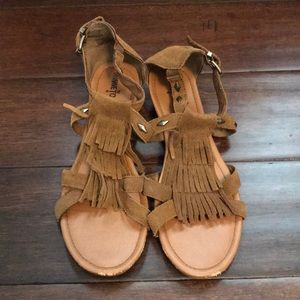 Minnetonka camel suede sandals